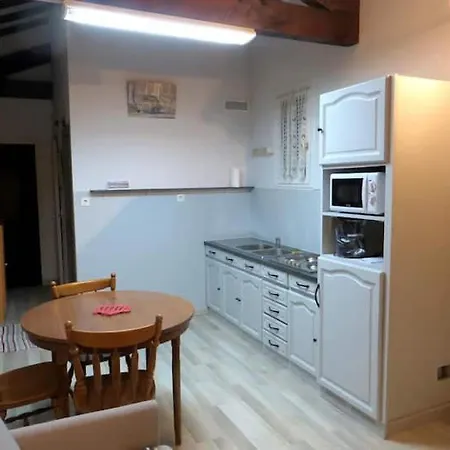 4 Personnes En Propriete Privee * Sillans